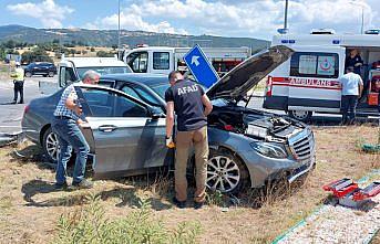 Amasya'da otomobille hafif ticari aracın çarpışması sonucu 6 kişi yaralandı