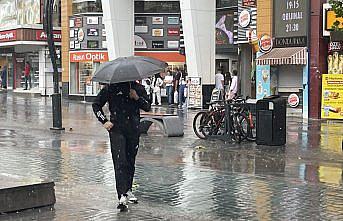 Bolu'da sağanak nedeniyle bazı evleri ve alt geçitleri su bastı