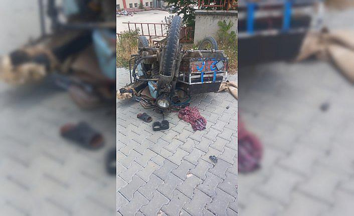 Çorum'da devrilen motosikletteki karı koca yaralandı