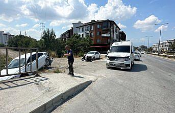 Düzce'de cenaze nakil aracının otomobile çarpması güvenlik kamerasında