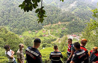 Rize'de yaş çay bahçesinde erkek cesedi bulundu