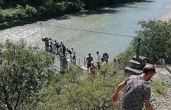 Serinlemek için Yeşilırmak'a giren genç boğuldu