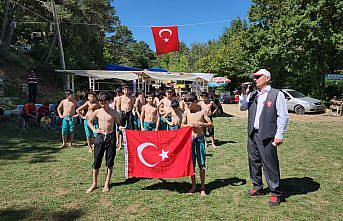 Amasya'da “Şampiyon Mahmut Demir Karakucak Güreşleri“ yapıldı