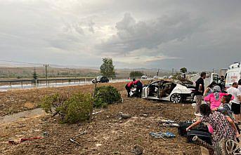 Çorum'da devrilen otomobildeki 4 kişi yaralandı