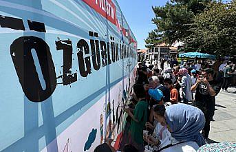 Çorum'da “Filistin'de özgürlük için bir fırça da sizden“ etkinliği düzenlendi