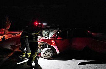 Çorum'da traktörle çarpışan otomobilin sürücüsü yaralandı