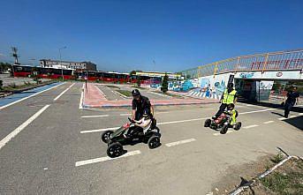 Düzce'de öğrenciler trafik kurallarını deneyimleyerek öğrendi