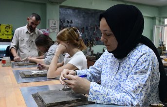 Ecdat yadigarı savat sanatını takı ve aksesuarlarda yaşatıyor