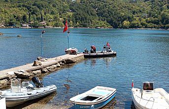 Kastamonu'da batan teknedeki 3 kişiden 1'inin cansız bedeni bulundu