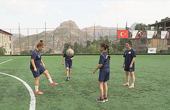 Kadın futbolcular Ankara'da ödüllerine kavuşacak