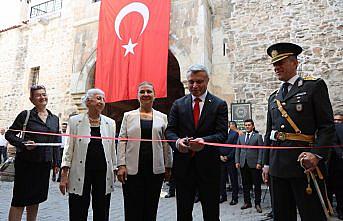 Karabük'te geliri Türk Silahlı Kuvvetlerine bağışlanacak sergi açıldı