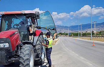 Merzifon’da jandarma ekipleri trafik denetimi yaptı