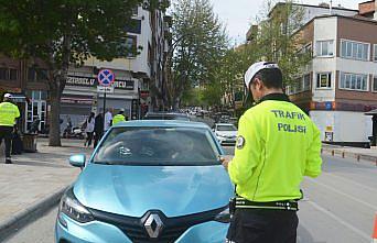 Merzifon'da trafik denetimlerinde 42 sürücüye para cezası uygulandı