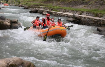 Rize'de ülkeler arası rafting yarışması yapıldı