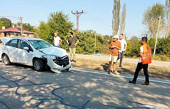 Sinop'ta ineğe çarpan otomobildeki 2 çocuk yaralandı