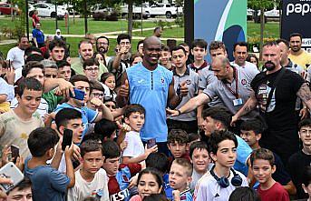 Trabzonsporlu futbolcu Nwakaeme, futbol festivaline katıldı