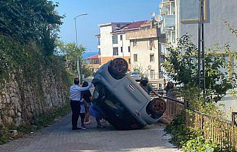 Zonguldak'ta yüksekten düşen elektrikli otomobilin sürücüsü yaralandı