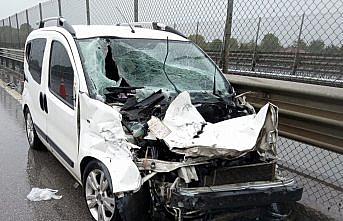 Anadolu Otoyolu Düzce kesimindeki trafik kazalarında 3 kişi yaralandı