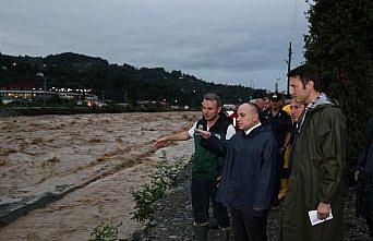 Artvin'de heyelan ve taşkınlar nedeniyle 32 köy yolu kapandı