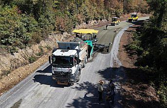 Korugöl Tabiat Parkı güzergahında yol yapım çalışmaları sürüyor