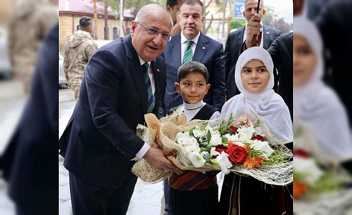 Milli Savunma Bakanı Güler, Bayburt Valiliğini ziyaret etti