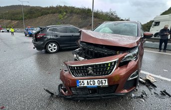 Samsun'da zincirleme trafik kazasında 5 kişi yaralandı