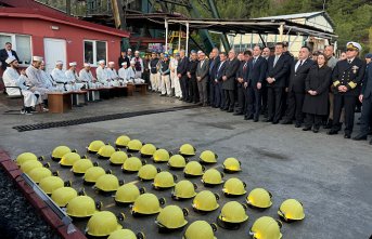 Amasra'daki patlamada hayatını kaybeden 43 madenci anıldı