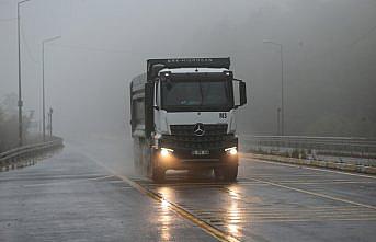 Bolu Dağı'nda sis ve sağanak etkili oldu