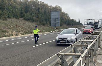 Bolu'da tanker ile otomobilin çarpıştığı kazada sürücüler yaralandı