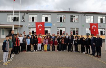 Çorum'da “Şehidimizden Kardeşine Hediye Var Projesi“ kapsamında eğitim seti dağıtıldı