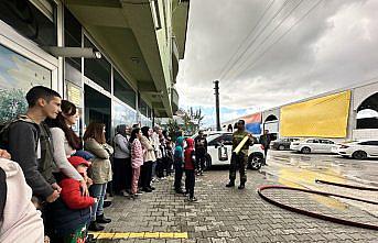 Düzce'de özel gereksinimli çocuklara yangın eğitimi verildi