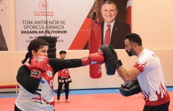 Gençler dünya muaythai şampiyonu Selin Nur, başarısını büyüklerde sürdürmek istiyor