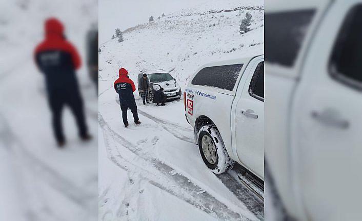 Giresun'da kar nedeniyle yayla yolunda mahsur kalan 7 kişi kurtarıldı