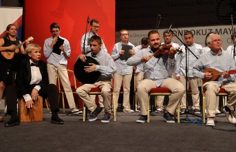 Otizmli bireylerden oluşan koroya gönüllü emekli öğretmenler eğitim veriyor