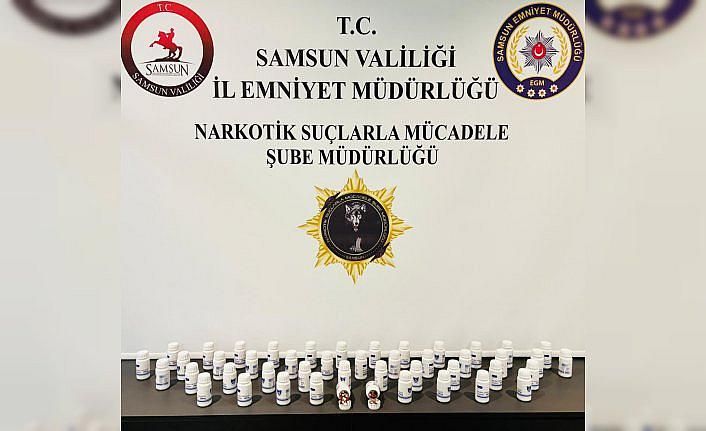 Samsun'da 2 bin 576 sentetik ecza hapı ele geçirildi