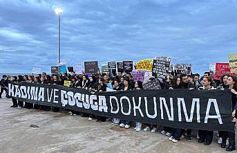 Samsun'da üniversite öğrencileri kadın cinayetlerini protesto etti