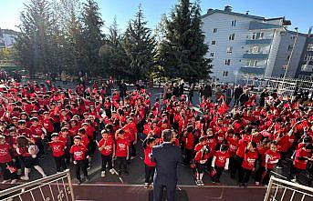 Tokatlı öğrenciler 29 Ekim Cumhuriyet Bayramı dolayısıyla yürüyüş yaptı