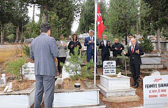 Amasya'da şehit öğretmen kabri başında anıldı