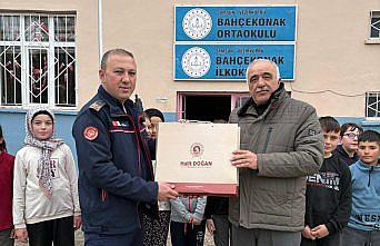 Başkan Doğan'ın Öğretmenler Günü hediyesi Vezirköprü'deki okullara ulaştırıldı