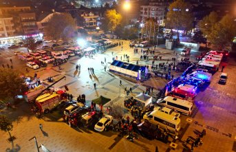 Düzce'de deprem şehitleri 45 saniyelik saygı duruşuyla anıldı