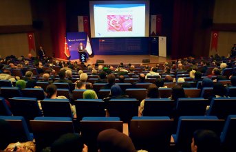 Eski TBMM Başkanı Şentop, Düzce'de “Türkiye'de Anayasalar ve Siyaset“ konferansına katıldı