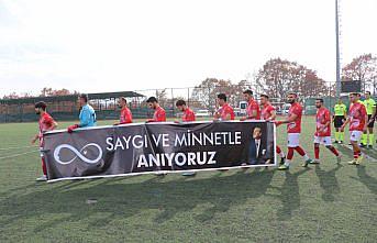 Havza Belediyesporlu futbolculardan Atatürk pankartı