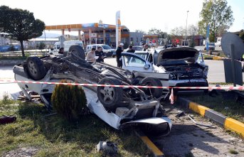 Kastamonu'da iki otomobil çarpıştı, 1 kişi öldü, 4 kişi yaralandı