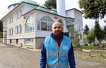 Kavga etmenin cezasını cami tadilatında çalışarak çekiyor