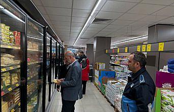 Ladik’te zabıta ekiplerinden market denetimi