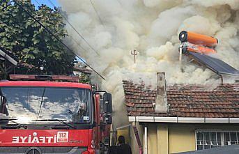 Tokat'ta çıkan yangında iki katlı ev kullanılmaz hale geldi