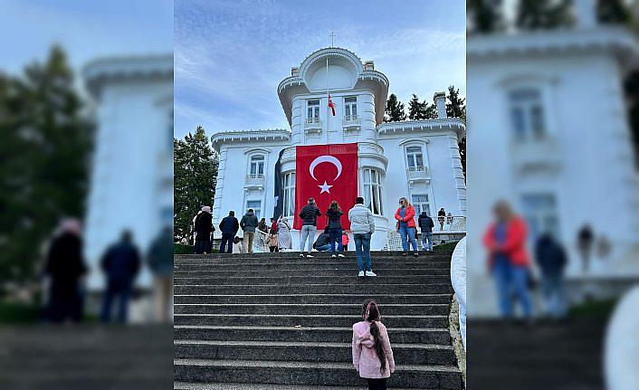 Trabzon'daki Atatürk Köşkü'nü binlerce kişi ziyaret etti