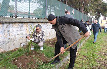 Vezirköprü'de şehit ve vefat eden öğretmenler anısına fidan dikildi