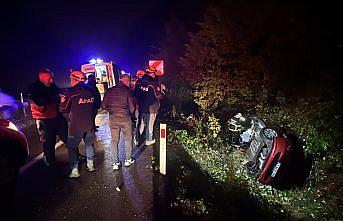 Zonguldak'ta su kanalına devrilen otomobildeki 4 kişi yaralandı