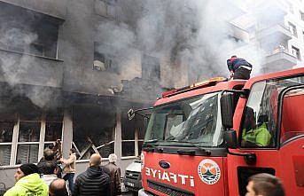 Artvin'de depoda çıkan yangın hasara neden oldu